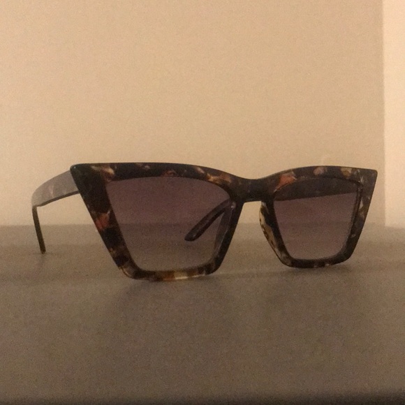 Accessories - 😎Retro/vintage/unique cat eye sunglasses